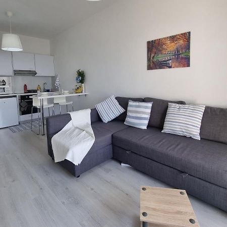 Super Modern Beachfront 1 Bedroom - Sleeps 4 Λεμεσός Εξωτερικό φωτογραφία