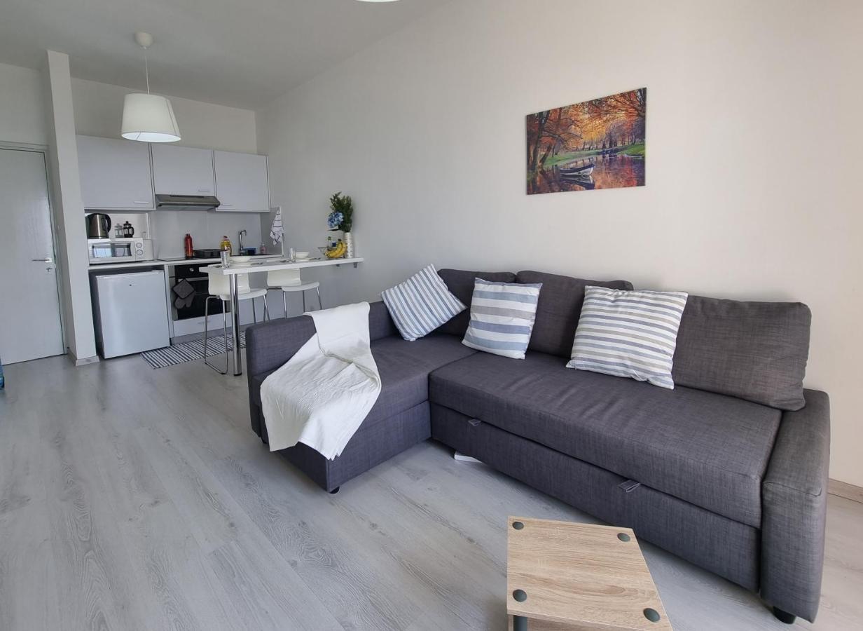 Super Modern Beachfront 1 Bedroom - Sleeps 4 Λεμεσός Εξωτερικό φωτογραφία