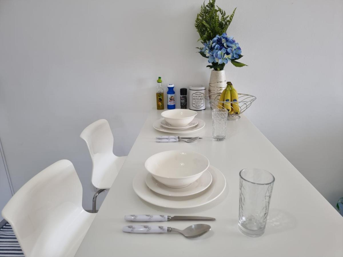Super Modern Beachfront 1 Bedroom - Sleeps 4 Λεμεσός Εξωτερικό φωτογραφία