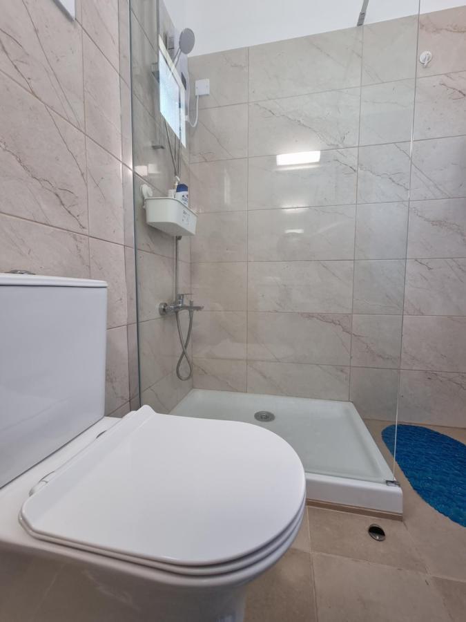Super Modern Beachfront 1 Bedroom - Sleeps 4 Λεμεσός Εξωτερικό φωτογραφία